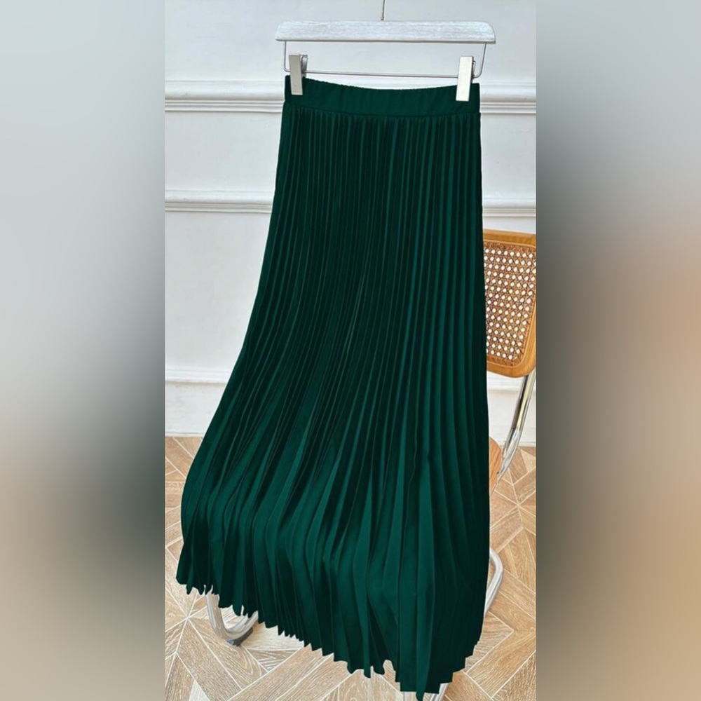Green Pleated maxi Skirt
